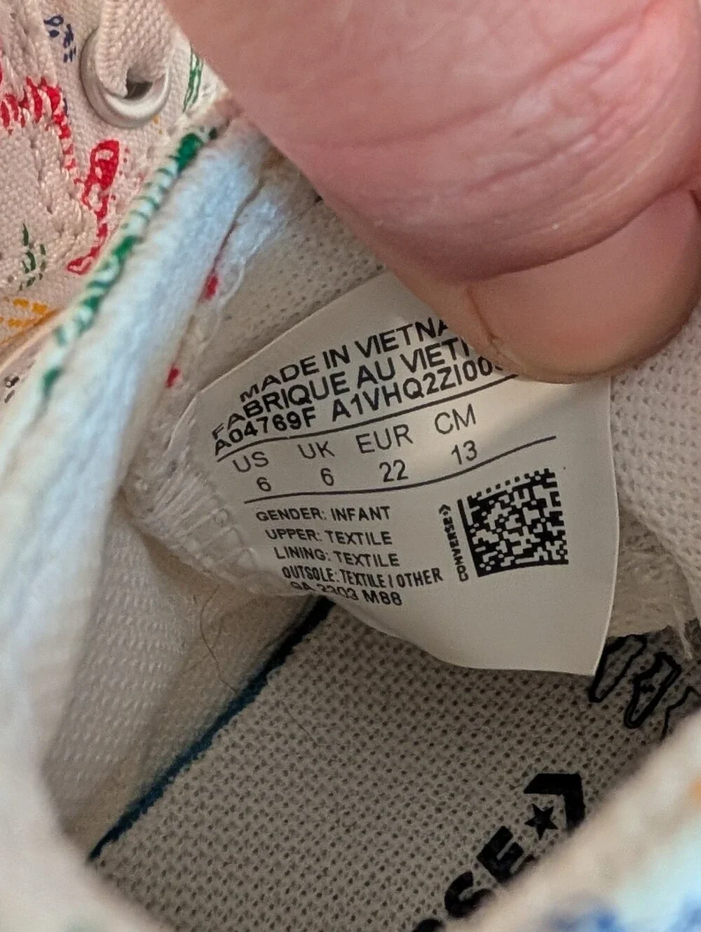 CONVERSE Toddler High Top Sneakers in White with Dinosaur Print Size 6